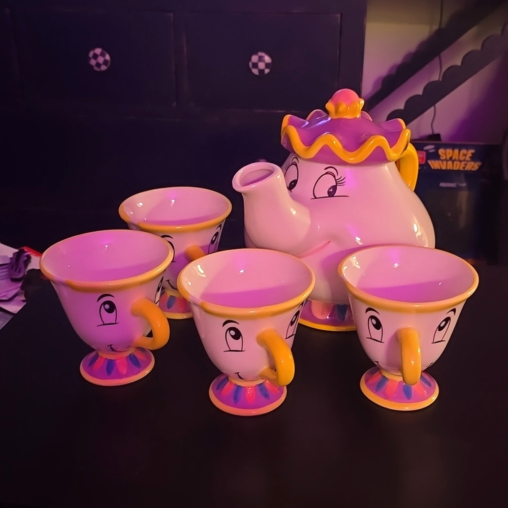 Mrs. Pots Disney Tea Pot Set